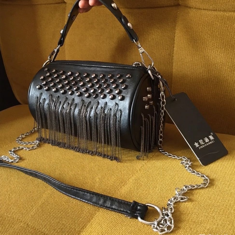 Women Bags 2026 Trends - Tas Tangan Mini Berumbai Rivet Fashion